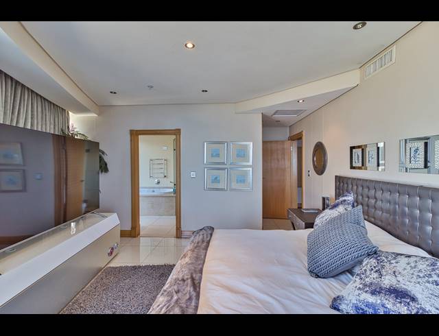 2 BEDROOM APARTMENT FOR SALE IN UMHLANGA CENTRAL